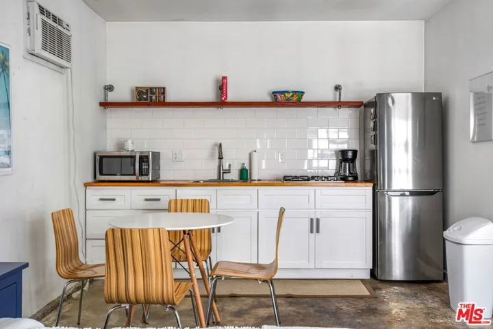 2702 Thurman Avenue, Los Angeles, California 90016