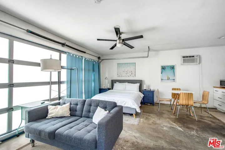 2702 Thurman Avenue, Los Angeles, California 90016