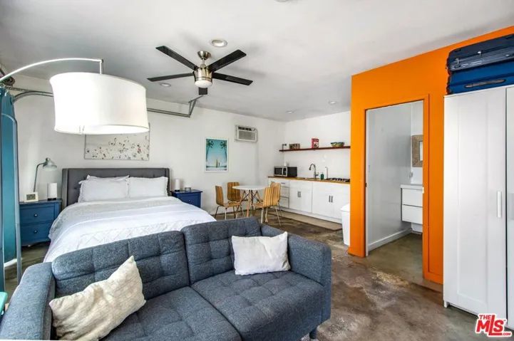 2702 Thurman Avenue, Los Angeles, California 90016