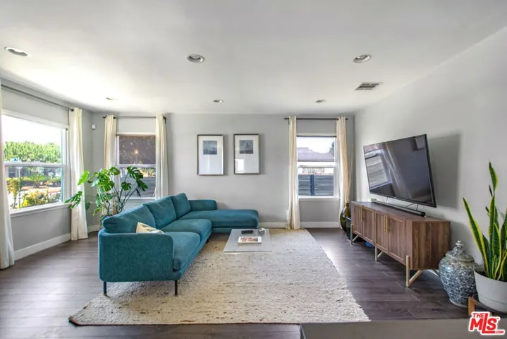 2702 Thurman Avenue, Los Angeles, California 90016