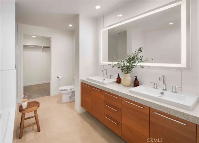 9 Macarthur Place 608, Santa Ana, California 92707