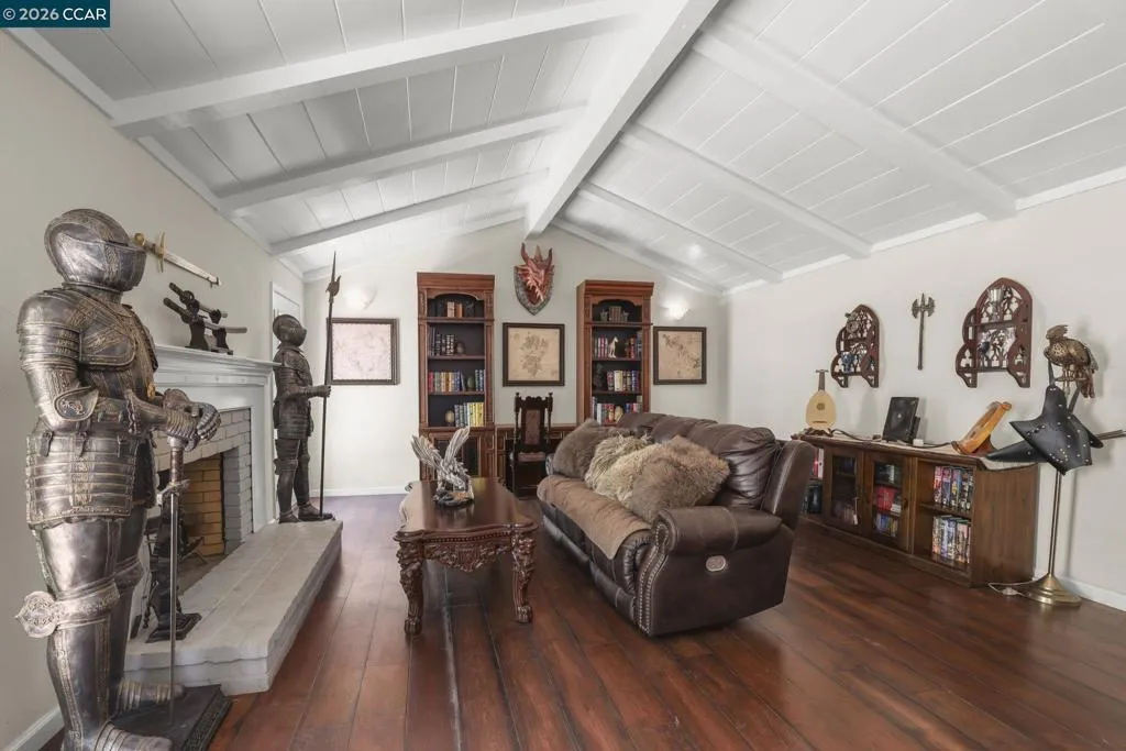 370 Castello, Lafayette, California 94549-5607 — photo 5