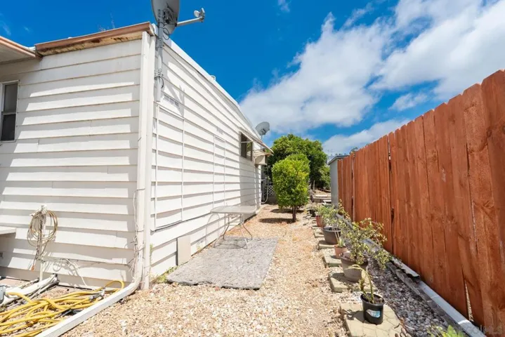 718 Sycamore Ave 73, Vista, California 92083