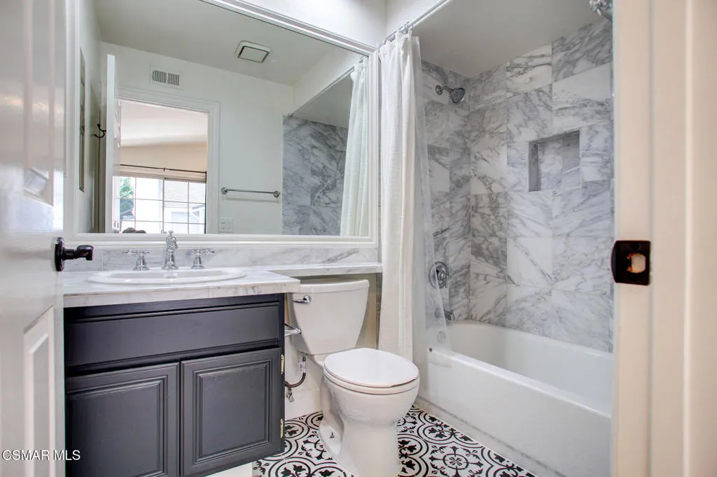 Lexington BR 2 Bath