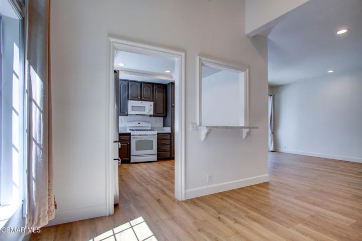 Lexington Kitchen Entry:LR