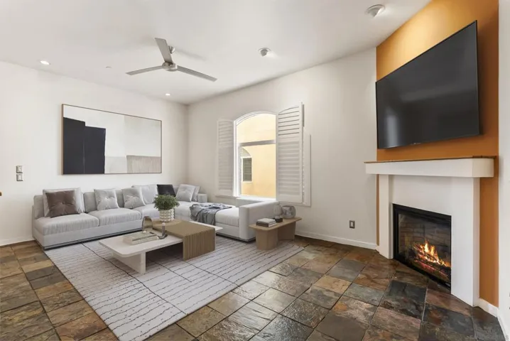 https://zimg.paragon.ice.com/ParagonImages/Property/PA/SDMLS/260014992/9/533/400/64fc4126f3a6250457505178317e915c/3/e1714233bb69e2216222fcdb80d02183/260014992-09fd491d-3cdb-403d-b736-c3b6455a5306.JPG