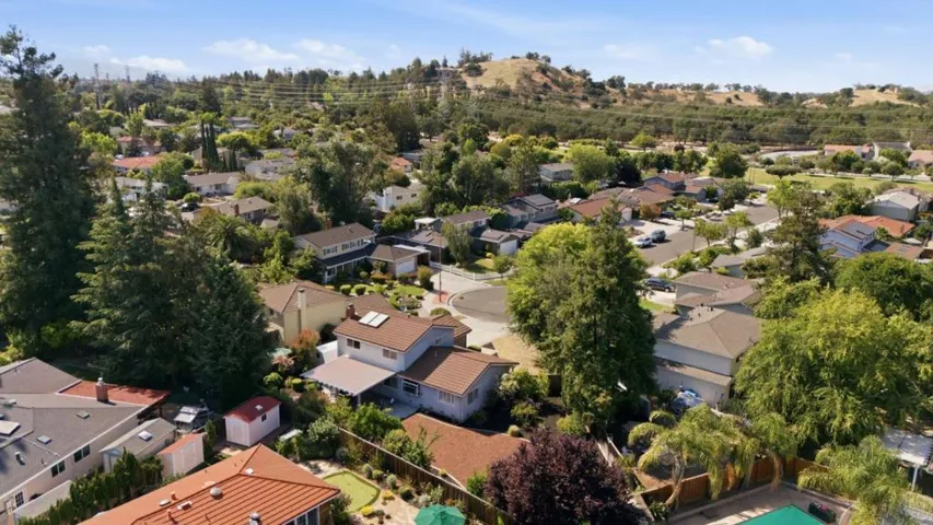 6088 Knoll Park Court, San Jose, California 95120