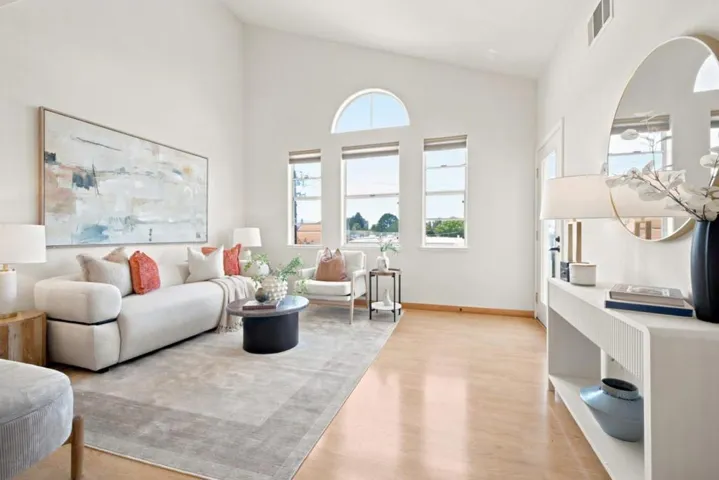 88 17th Avenue 304, San Mateo, California 94402