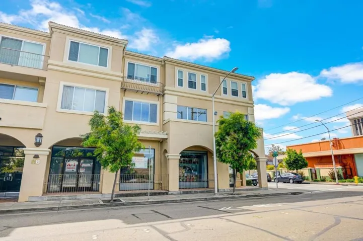 88 17th Avenue 304, San Mateo, California 94402