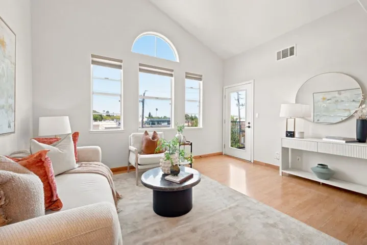 88 17th Avenue 304, San Mateo, California 94402