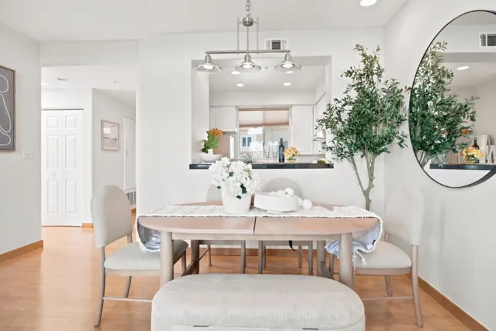 88 17th Avenue 304, San Mateo, California 94402