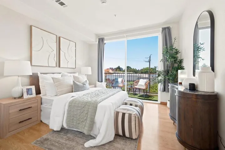 88 17th Avenue 304, San Mateo, California 94402