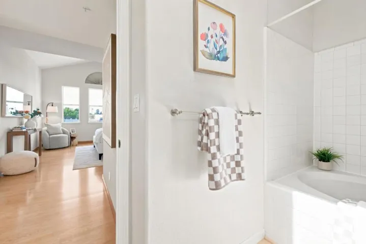 88 17th Avenue 304, San Mateo, California 94402