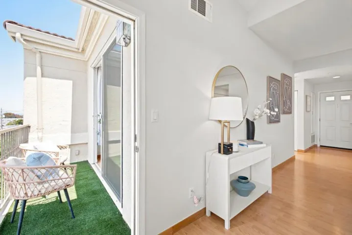 88 17th Avenue 304, San Mateo, California 94402