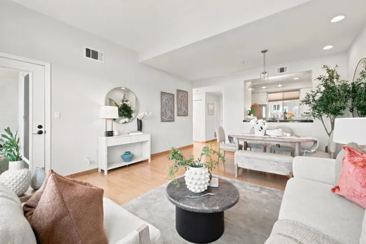 88 17th Avenue 304, San Mateo, California 94402