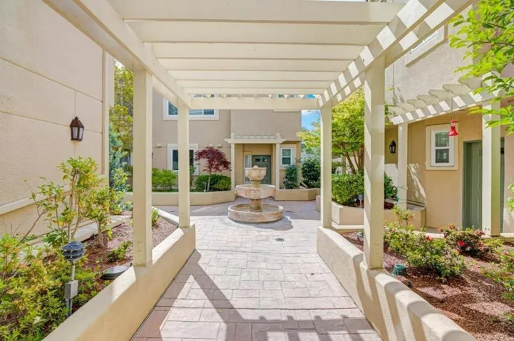 88 17th Avenue 304, San Mateo, California 94402