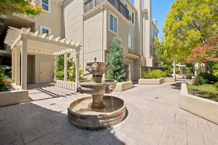 88 17th Avenue 304, San Mateo, California 94402