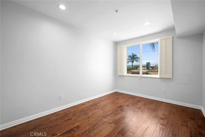 6800 Corbin Avenue, Reseda, California 91335