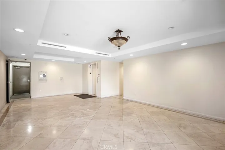 6800 Corbin Avenue, Reseda, California 91335