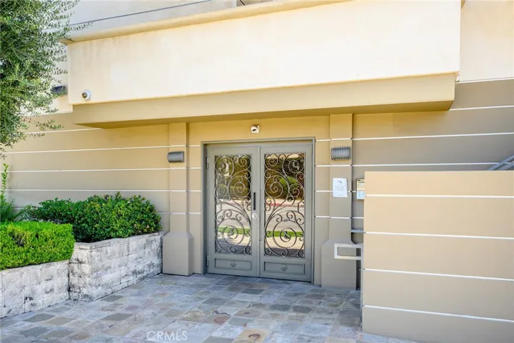 6800 Corbin Avenue, Reseda, California 91335