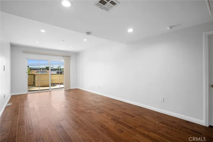6800 Corbin Avenue, Reseda, California 91335