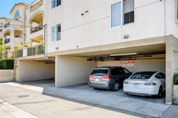 6800 Corbin Avenue, Reseda, California 91335