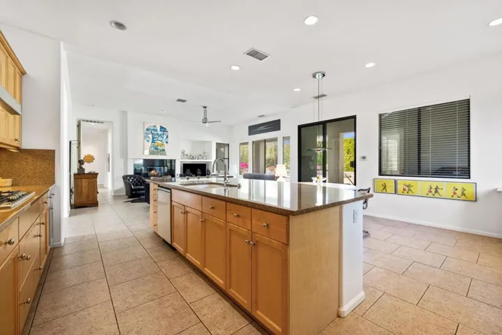 017_Kitchen