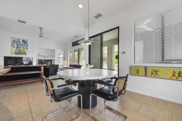 012_Kitchen Dining Area