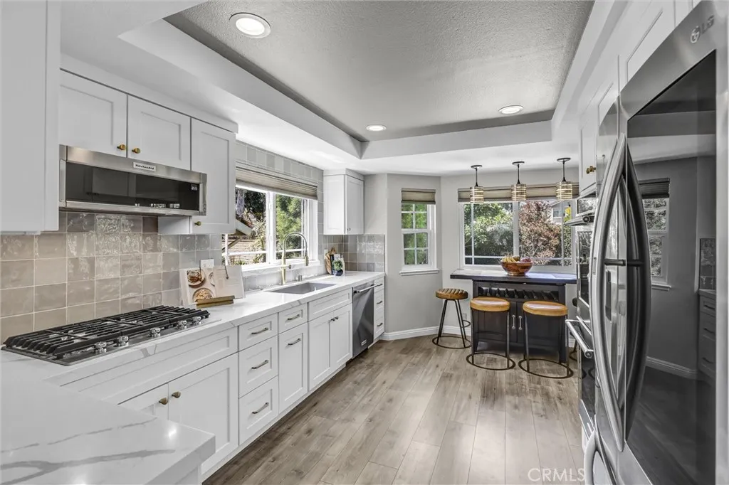 gourmet kitchen