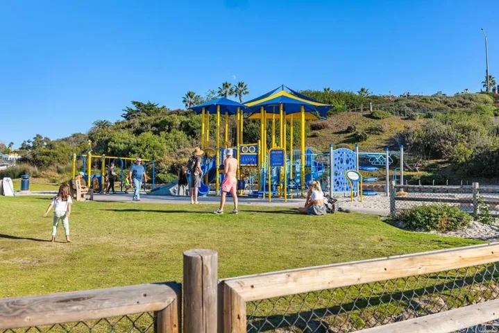 1528 Avenida De Los Lirios, Encinitas, California 92024