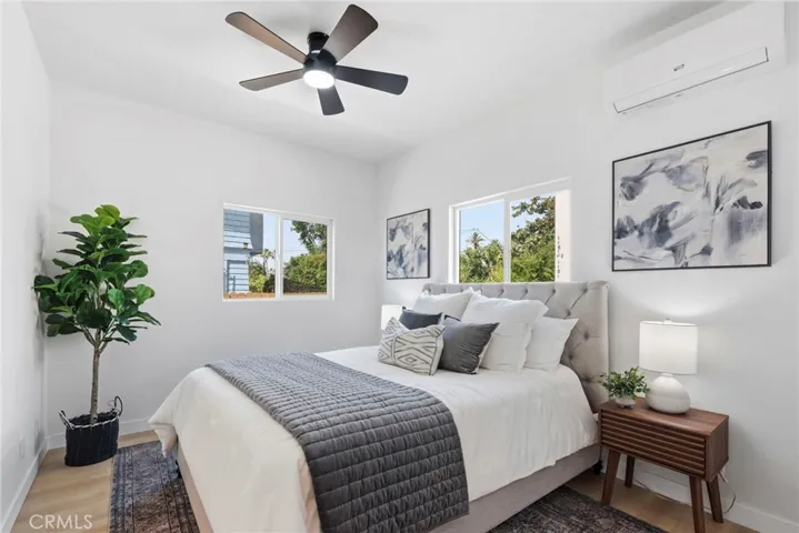1189 Crehnshaw, Los Angeles, California 90019