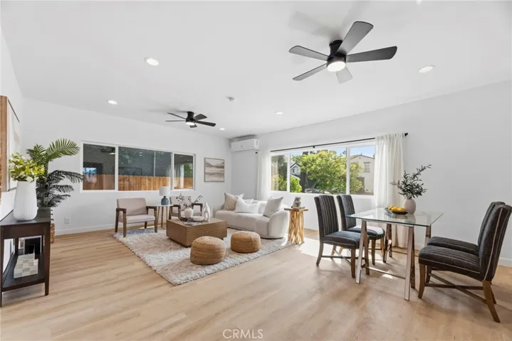 1189 Crehnshaw, Los Angeles, California 90019