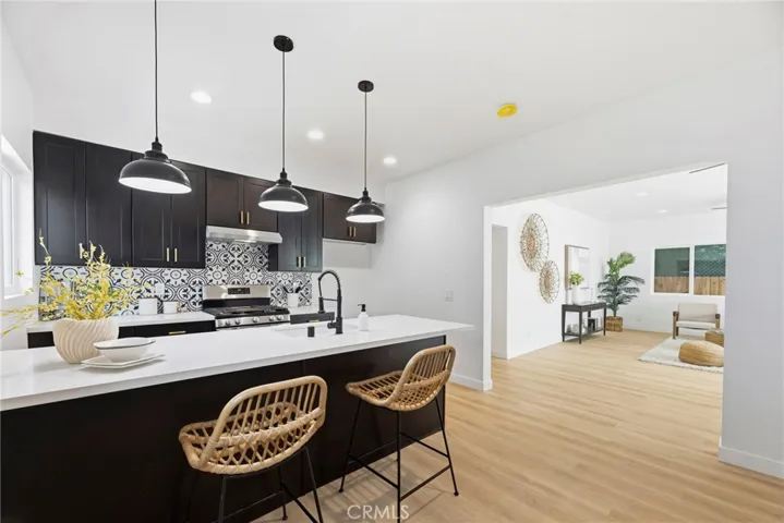 1189 Crehnshaw, Los Angeles, California 90019