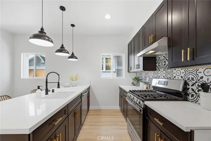 1189 Crehnshaw, Los Angeles, California 90019