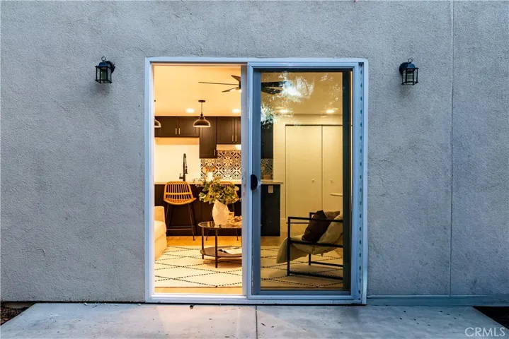 1189 Crehnshaw, Los Angeles, California 90019