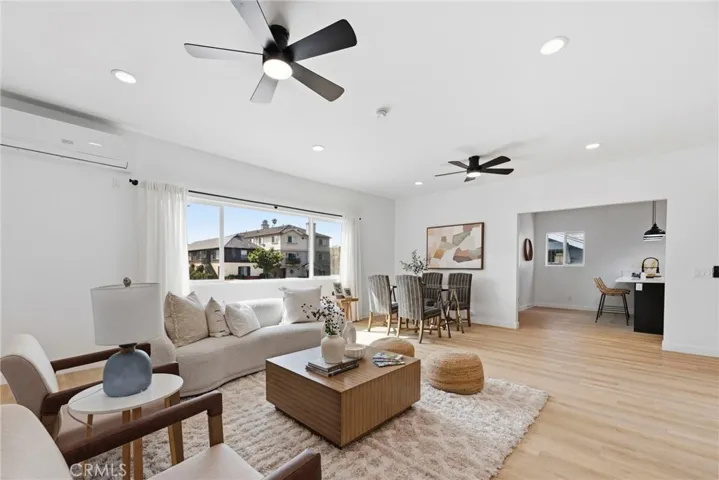 1189 Crehnshaw, Los Angeles, California 90019