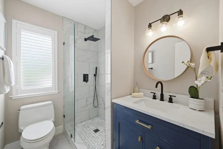20760 4th Street 11, Saratoga, California 95070