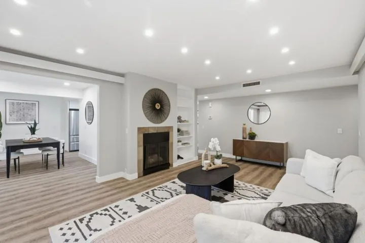 20760 4th Street 11, Saratoga, California 95070