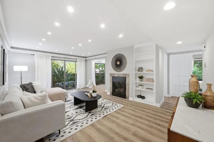 20760 4th Street 11, Saratoga, California 95070