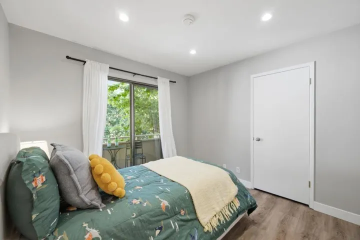 20760 4th Street 11, Saratoga, California 95070