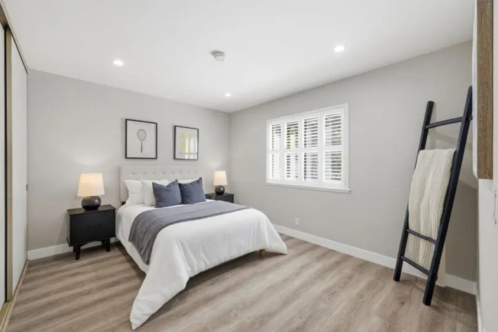 20760 4th Street 11, Saratoga, California 95070