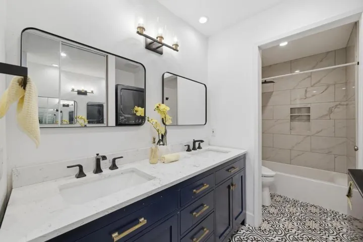 20760 4th Street 11, Saratoga, California 95070