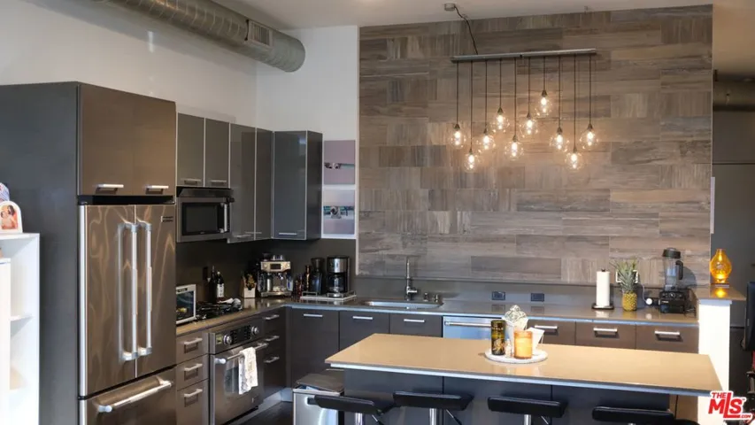13320 Beach Avenue 102, Marina Del Rey, California 90292
