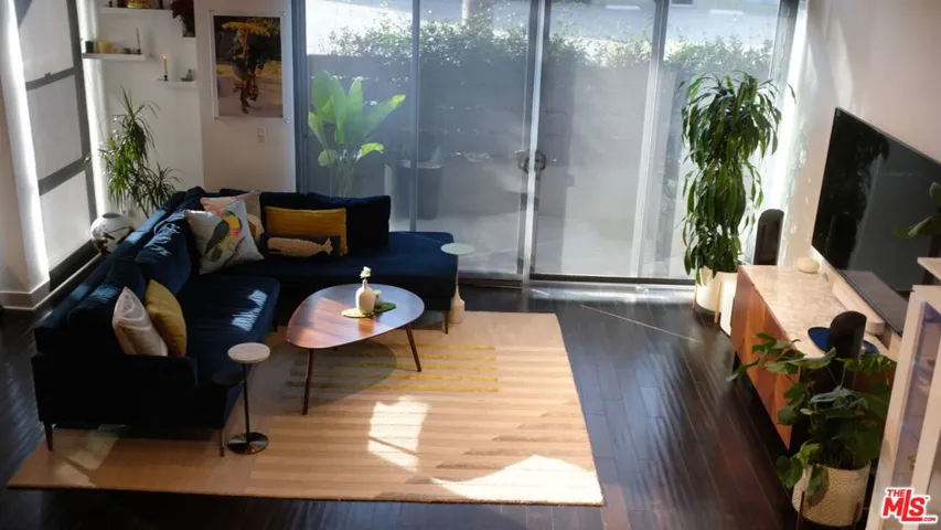 13320 Beach Avenue 102, Marina Del Rey, California 90292