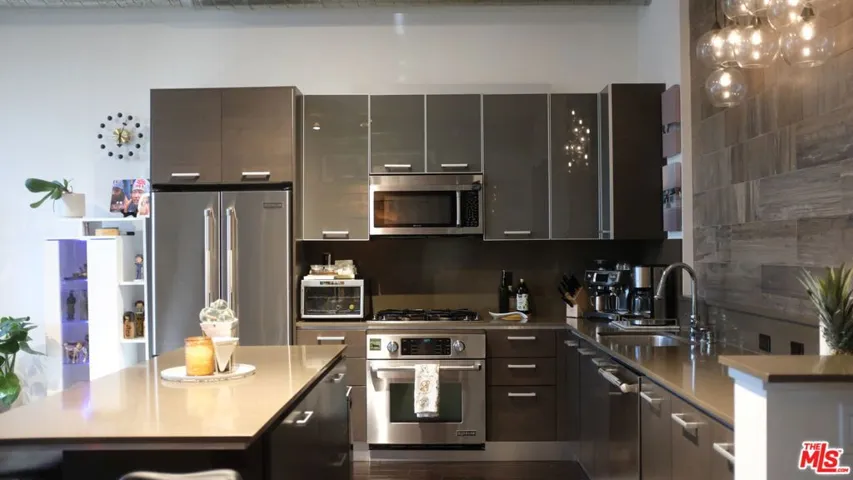 13320 Beach Avenue 102, Marina Del Rey, California 90292