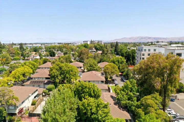 1052 Delna Manor Lane 1052, San Jose, California 95128