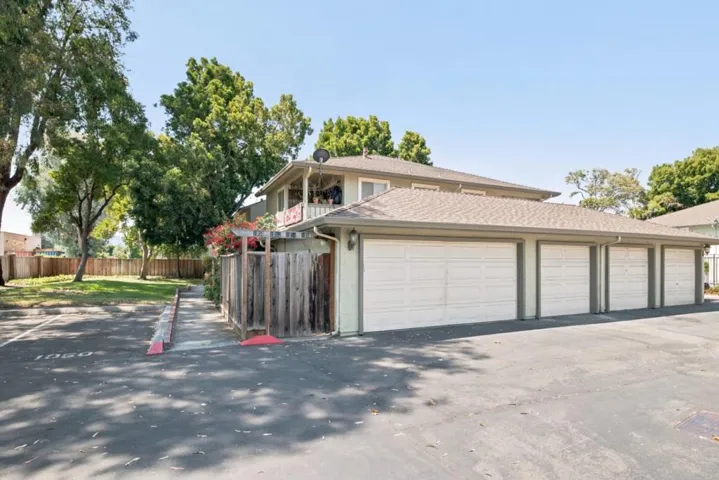 1052 Delna Manor Lane 1052, San Jose, California 95128