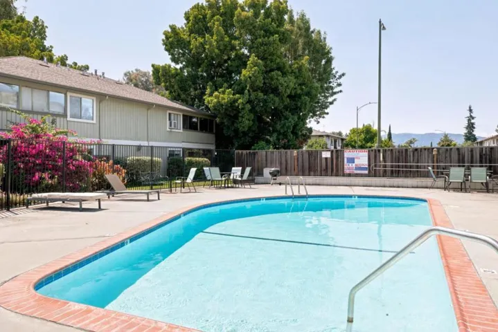 1052 Delna Manor Lane 1052, San Jose, California 95128