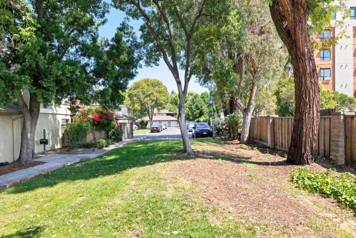 1052 Delna Manor Lane 1052, San Jose, California 95128