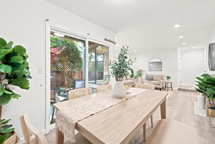1052 Delna Manor Lane 1052, San Jose, California 95128